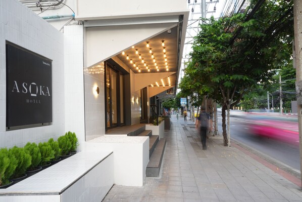 Front of property - Asoka Hotel (Bangkok)