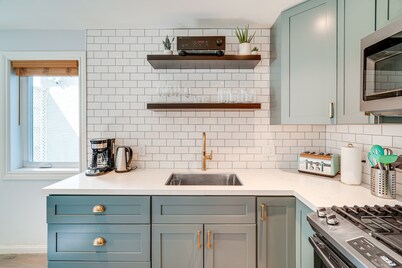 Luxury SF Retreat! Private Patio-2bd-Full Kitchen