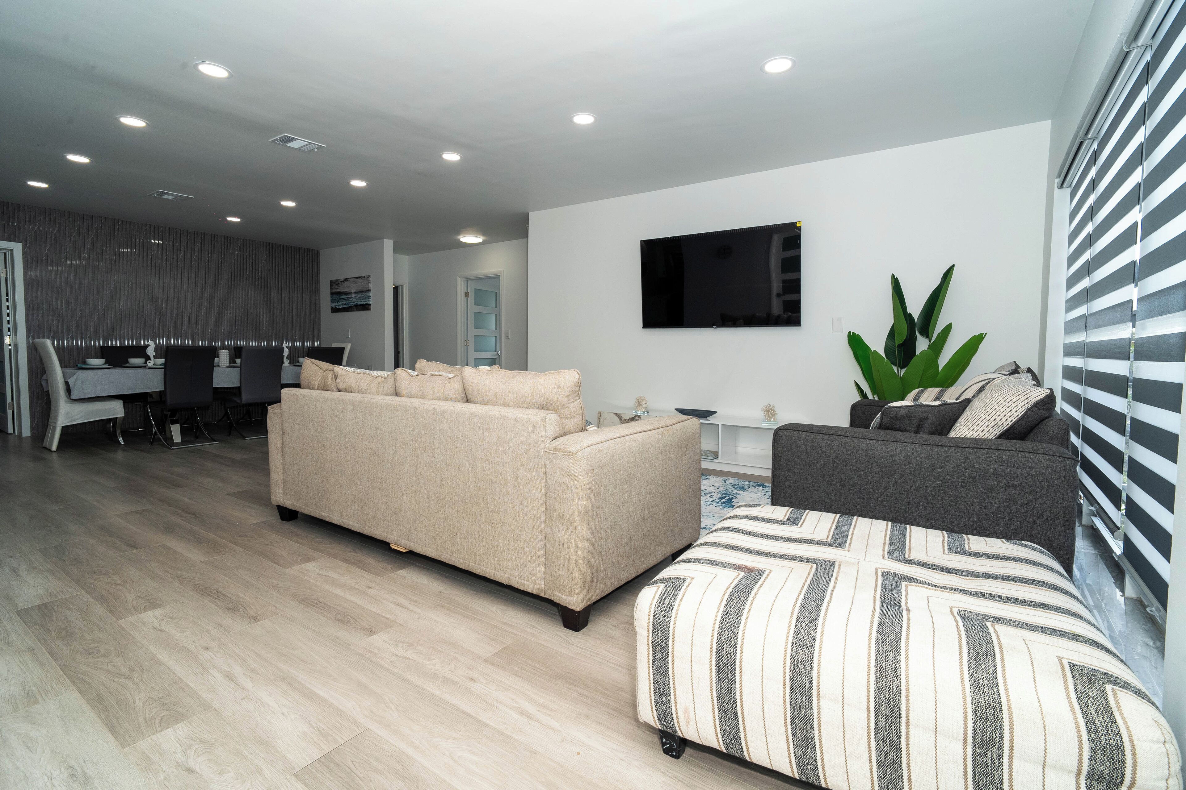 Smart TV y futbolito 