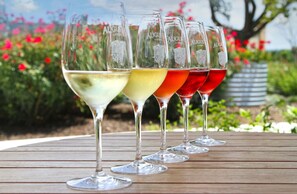 Unclassified image, 5 of 76, button