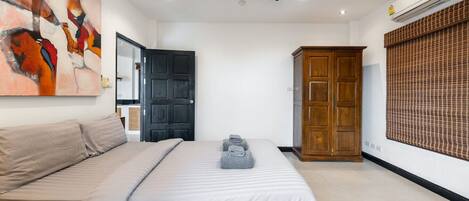 1 bedroom, iron/ironing board, travel crib, free WiFi