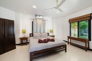 1 bedroom, iron/ironing board, travel cot, free WiFi