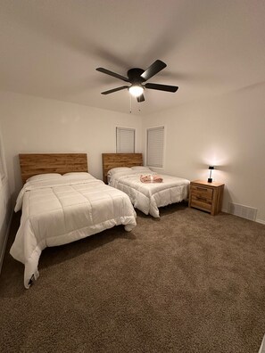2 bedrooms, free WiFi, bed sheets - Stylish & Cozy Stay Near Downtown Wichita
Relax in this newly renovated. (Wichita)