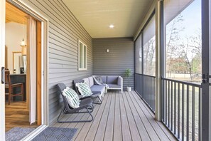 Property grounds - Birdie Bunkhouse - 4BR Forest Retreat & Firepit (Nekoosa)