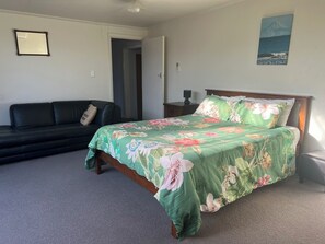 4 Schlafzimmer, Bügeleisen/Bügelbrett, kostenloses WLAN, Bettwäsche