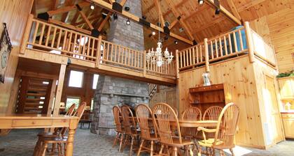 Spacious 8bd 7ba Log Home on Beltzville Lake in Southern Poconos - No Prom