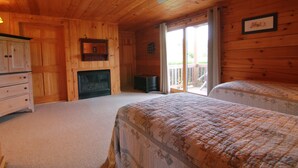 House, Multiple Bedrooms, Accessible, Balcony - Spacious 8bd 7ba Log Home on Beltzville Lake in Southern Poconos - No Prom (Lehighton)