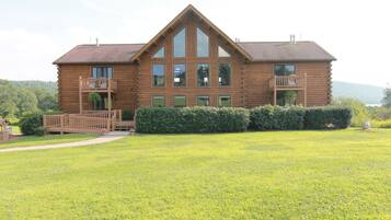 House, Multiple Bedrooms, Accessible, Balcony | Exterior