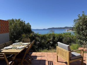 Outdoor dining - Les Floralies à Saint-Clair (LE LAVANDOU)