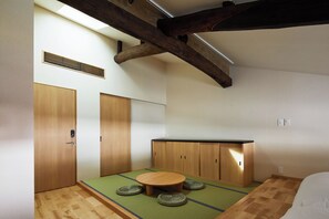 Superior Twin Room, 2 Double Beds | Living area | Heated floors - Enso Machiya (Kyoto)