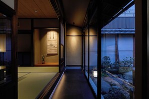 Ropa de cama de alta calidad, cubrecamas y colchones con pillow-top