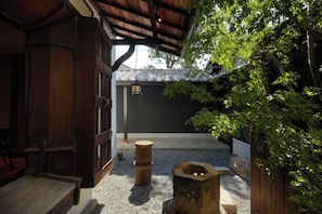 Deluxe Villa, 2 Double Beds, Garden View | Terrace/patio