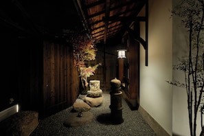 Deluxe Villa, 2 Double Beds, Garden View | Terrace/patio - Enso Machiya (Kyoto)