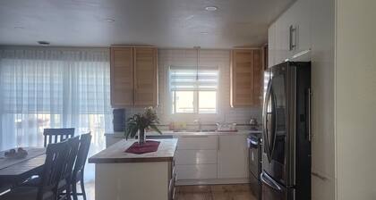 Charming bungalow with AC and WiFi in serene Blainville
1 King size bedroom