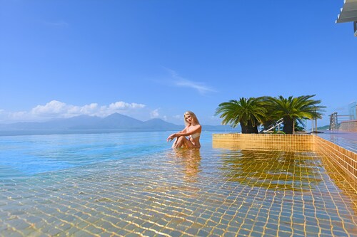 5 star Wyndham Golden Bay Studio with Infinity Pool