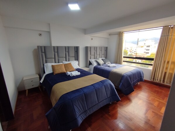 4 bedrooms, iron/ironing board, WiFi, bed sheets