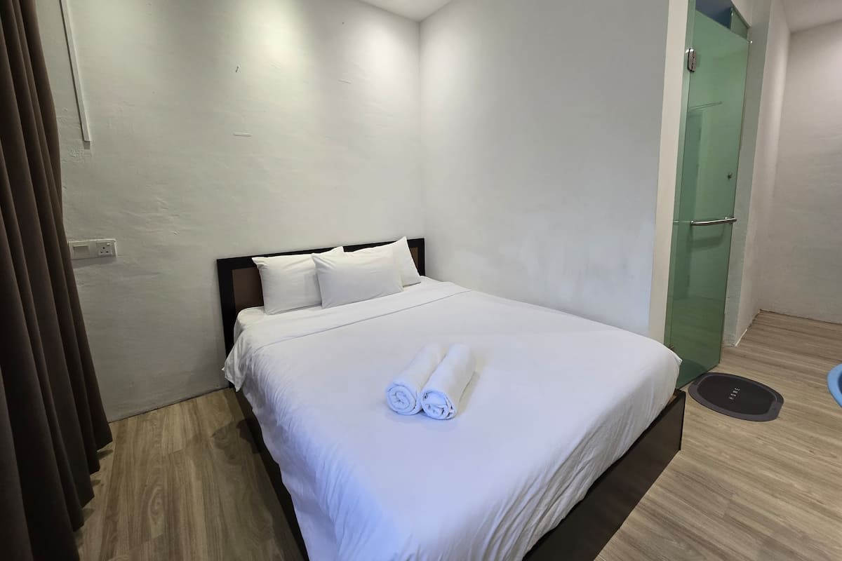 Chambre, 1 grand lit | Bureau, Wi-Fi gratuit