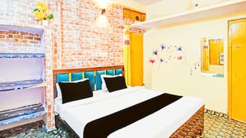 Desk, laptop workspace, soundproofing, bed sheets