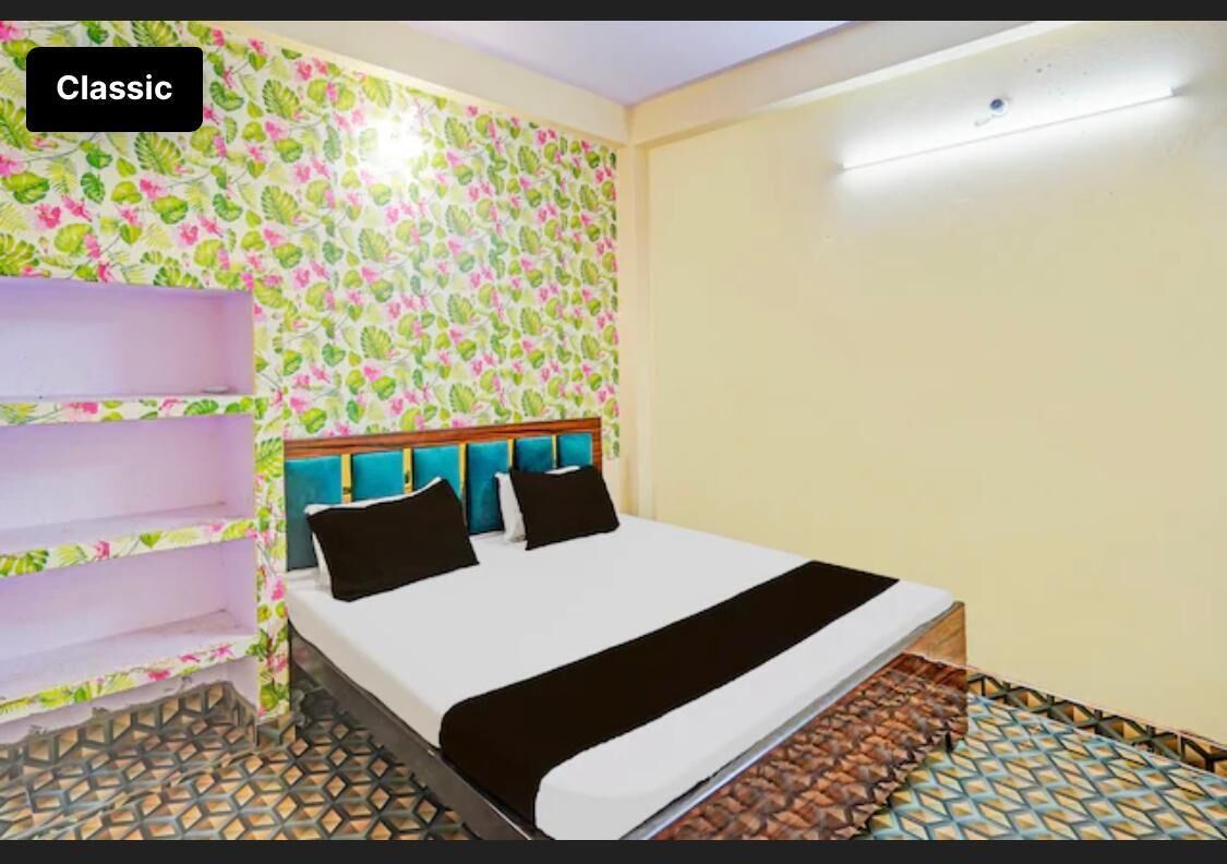 Desk, laptop workspace, soundproofing, bed sheets