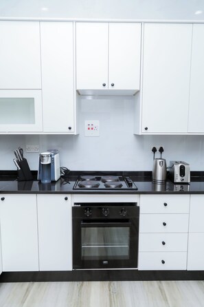 電子レンジ、オーブン、コンロ