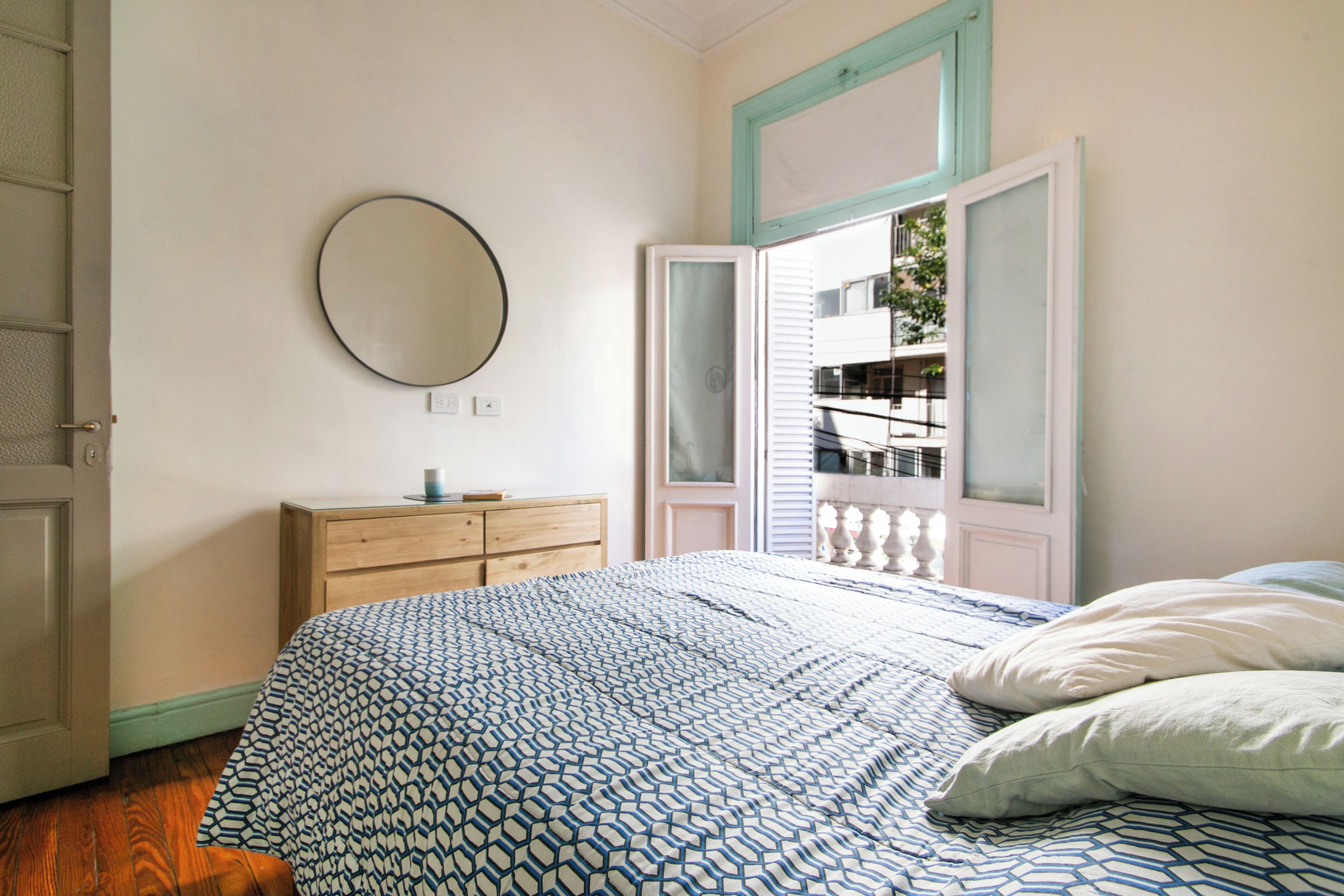 8 bedrooms, travel crib, WiFi, bed sheets