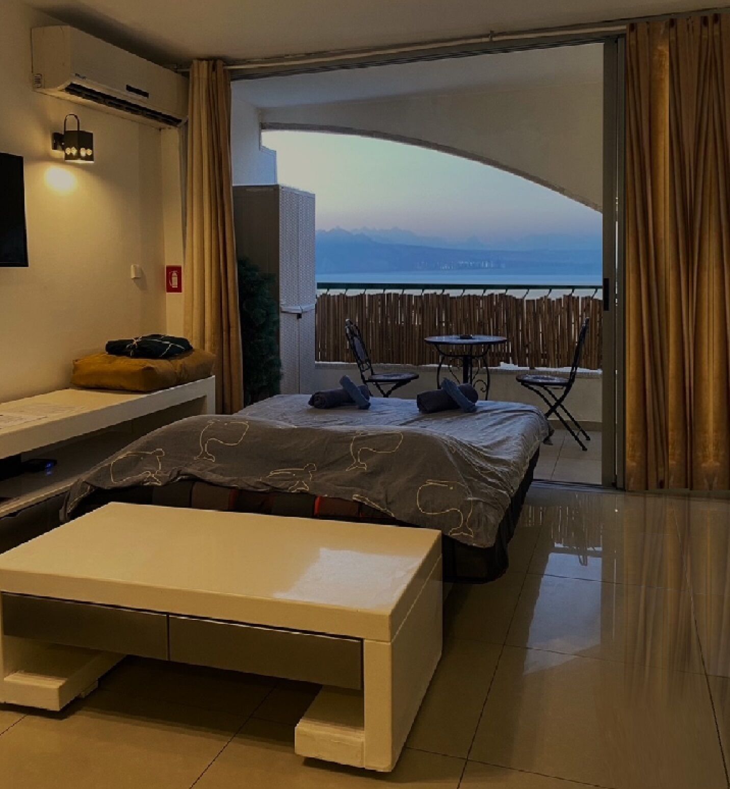 1 chambre, bureau, accès au Wi-Fi (inclus), literie fournie