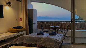 1 slaapkamer, een bureau, gratis wifi, beddengoed