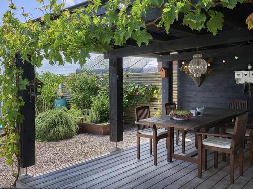 Attractive house with a spacious garden
