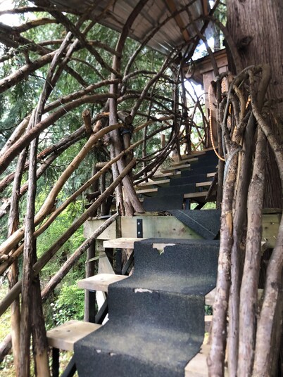 Unique Cortes Treehouse! - Peaceful haven in the trees