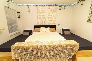 1 bedroom, iron/ironing board, WiFi, bed sheets - San Antonio Private Studio! no shared spaces (San Antonio)