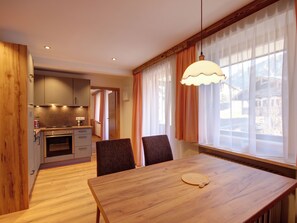 Dining - Apartment 1 for 4 persons, 1 separate bedroom, balcony, 38 m² (Inzell)