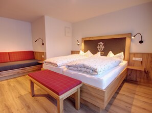 1 bedroom, internet, bed sheets