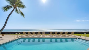 Unclassified image, 2 of 26, button - 1 Mi to Magic Sands: Waterfront Big Island Condo (Kailua-Kona)
