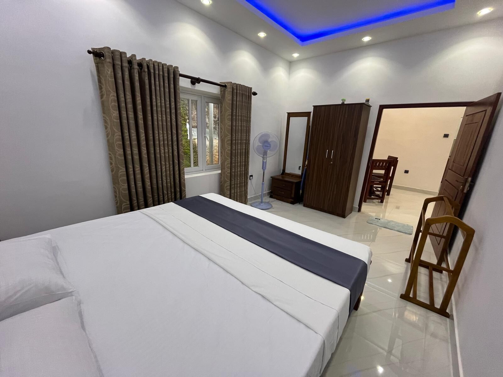 2 bedrooms, iron/ironing board, free WiFi