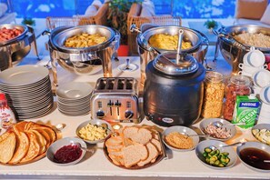 Her gün ücretsiz kontinental kahvaltı