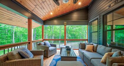 Family-Friendly Chalet: Hot Tub, Games, Fire Pit