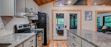 Geladeira, fogão, cooktop, lava-louças