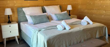 3 soverom, strykejern/-brett, wi-fi og sengetøy