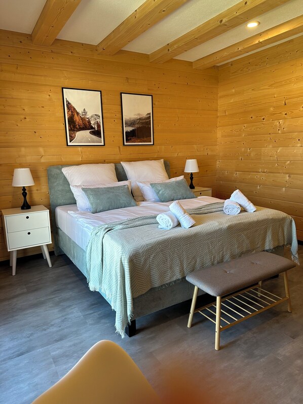 3 chambres, fer et planche Ă repasser, Wi-Fi, draps fournis