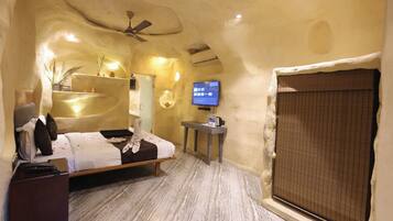 Deluxe Double Room | Free WiFi, bed sheets