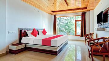 Deluxe Room | Desk, iron/ironing board, free WiFi, bed sheets