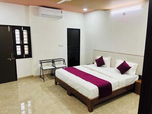 Superior Room - Suriya Inn (Udaipur)