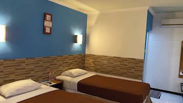 Standard Room | Desk, free WiFi, bed sheets
