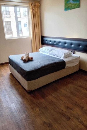 Standard Room, 1 Queen Bed - Fast Hotel Melaka Near Menara Taming Sari - 2 Mins Only (Malacca City)