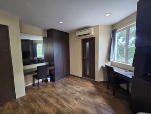 Habitación Premium | Baño | Amenidades de baño gratuitas, secadora de cabello, toallas 