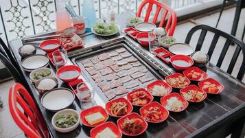 Daily local cuisine breakfast for a fee