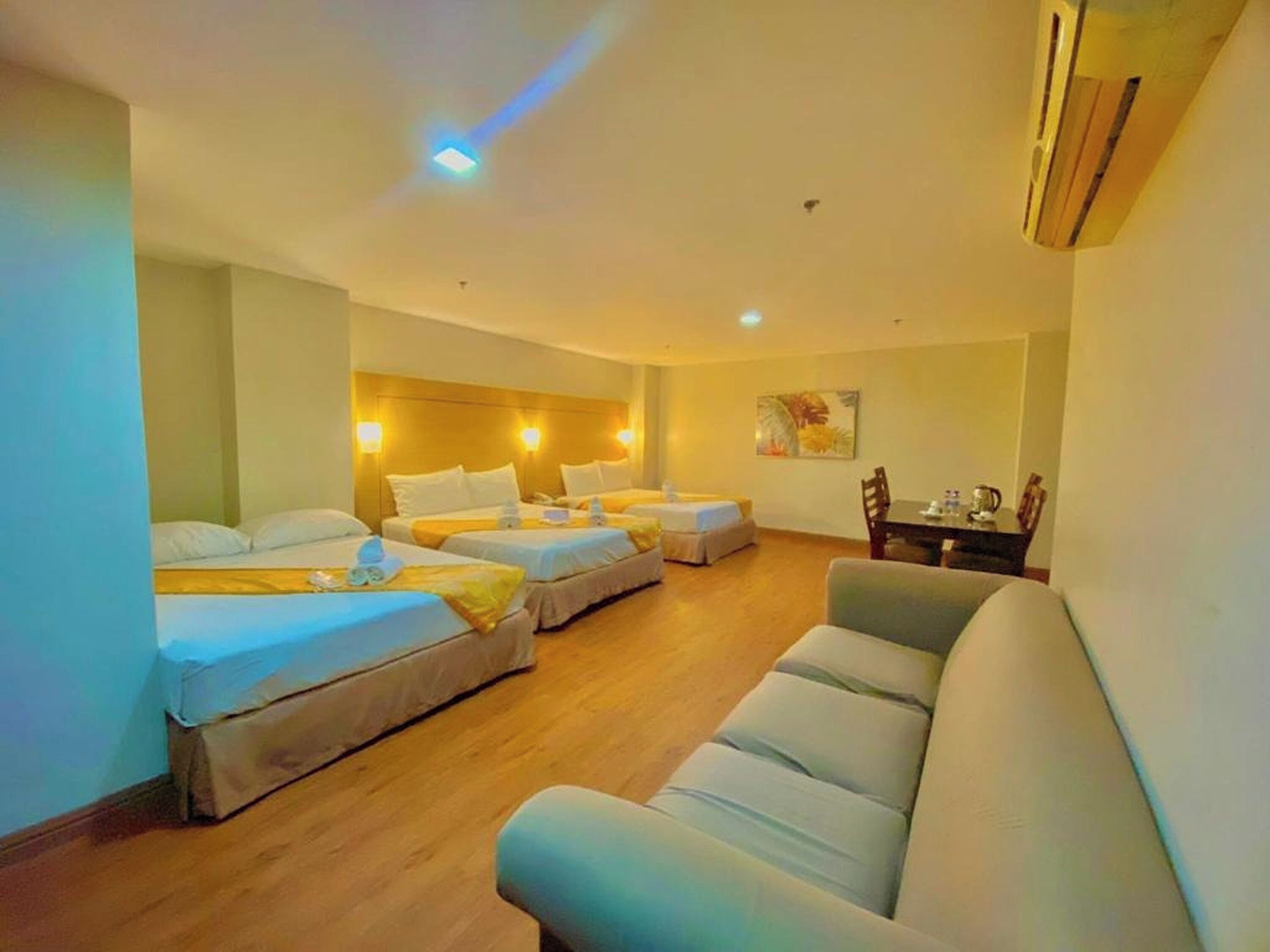 Deluxe Family Room | Desk, iron/ironing board, free WiFi, bed sheets