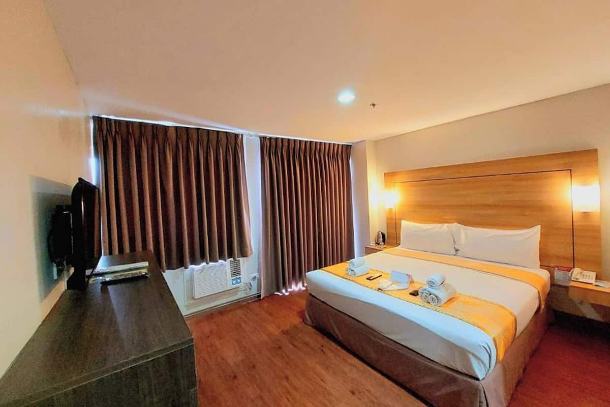 Deluxe Lakeview Queen Room | Bureau, fer et planche à repasser, Wi-Fi gratuit, draps fournis