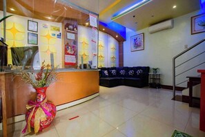 Reception - Dads Bayview Pension (Puerto Princesa)