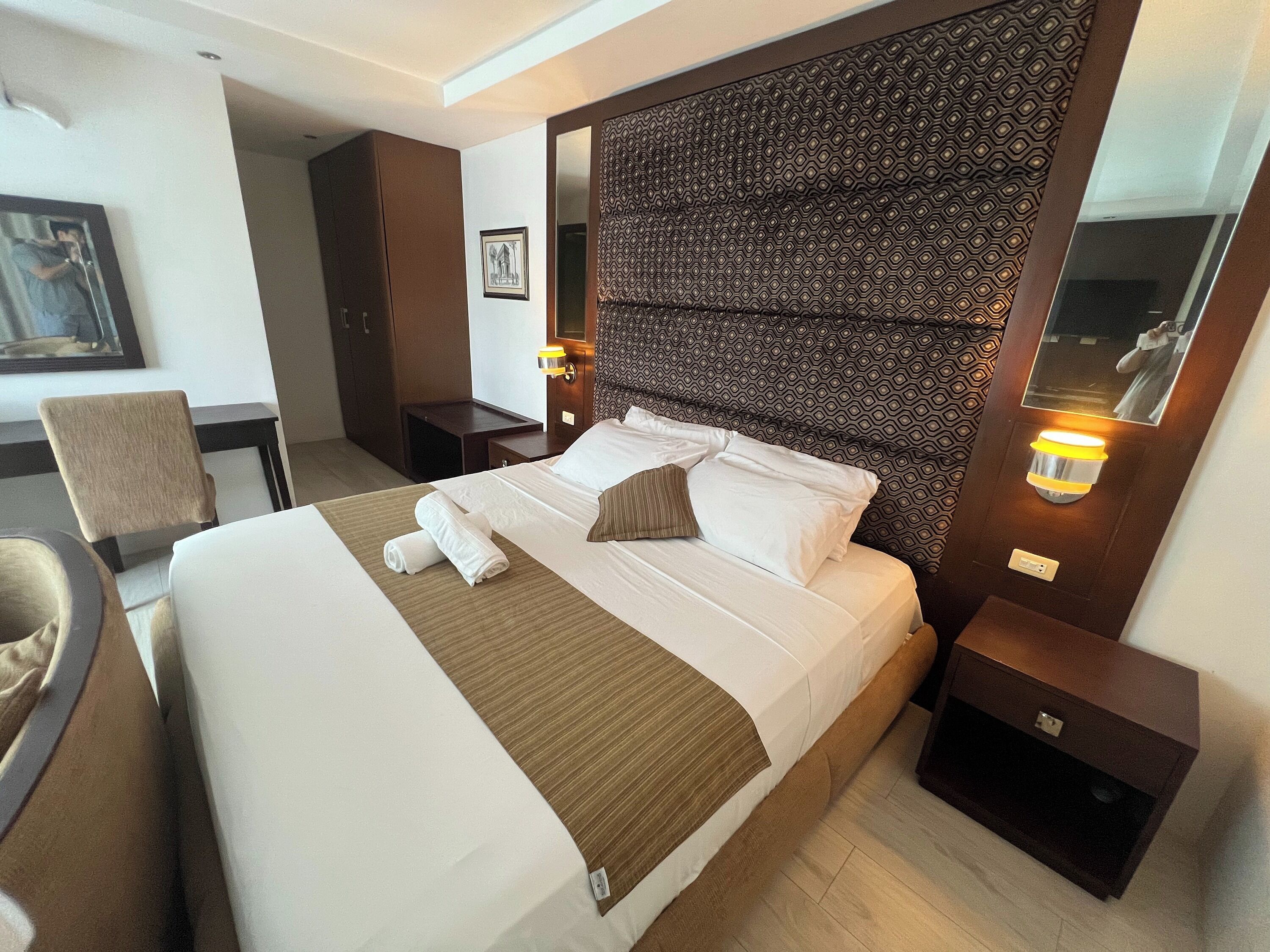 Luxury Suite | Free WiFi, bed sheets